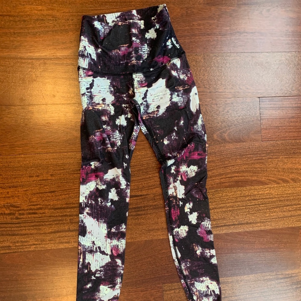 Lulu lemon patter leggings
